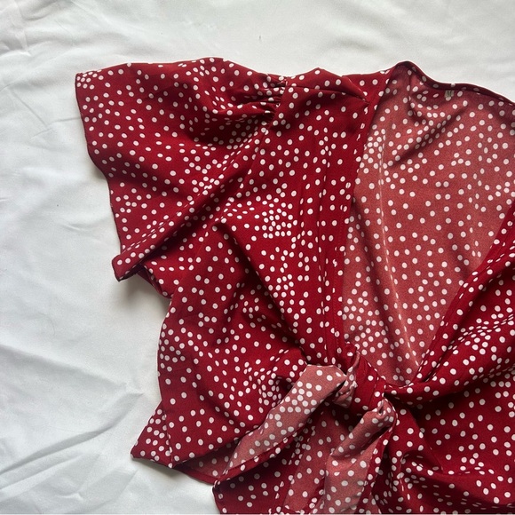 SHEIN Crop Top V-Neck with Knot - Picture 3 of 4